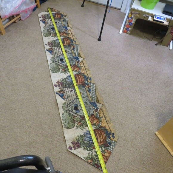 Birds & Birdhouse themed tapestry table runner Floral Spring Plaid - Picture 5 of 16